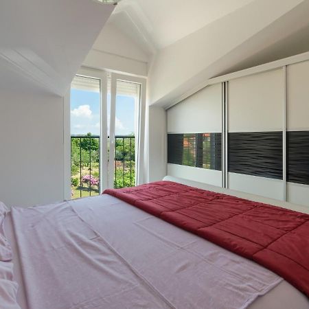 Apartments Goran By Rent Istria อูมัค ภายนอก รูปภาพ