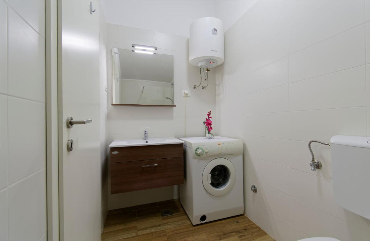 Apartments Goran By Rent Istria อูมัค ภายนอก รูปภาพ