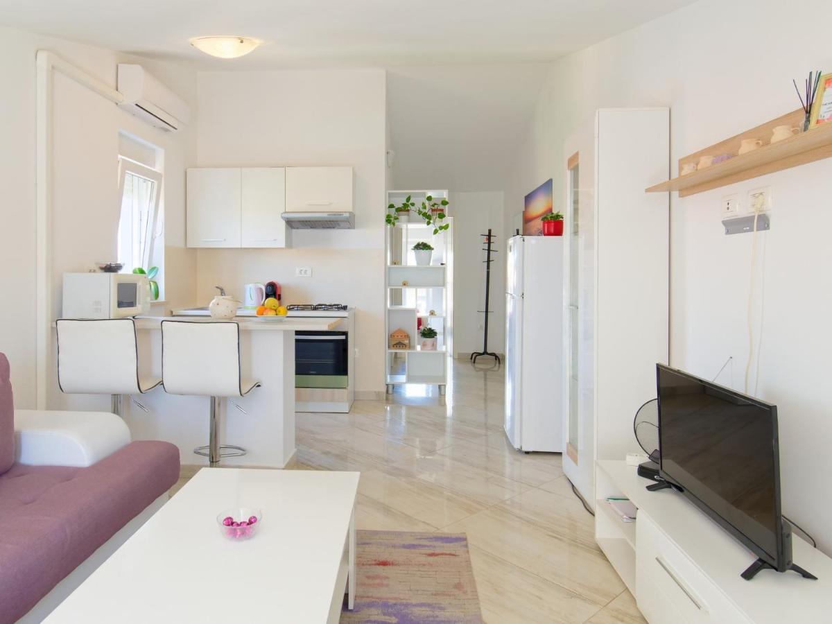 Apartments Goran By Rent Istria อูมัค ภายนอก รูปภาพ
